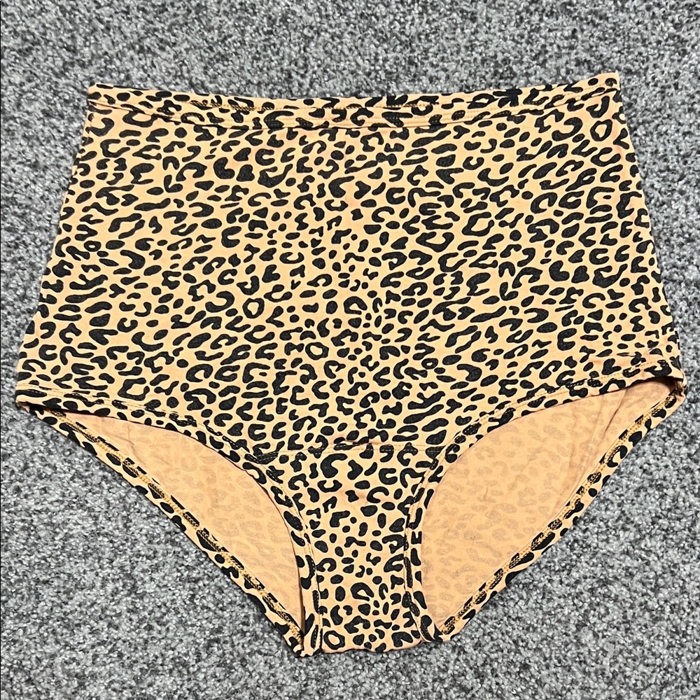 ARQ Leopard High Rise Underwear Size Large Great Condition